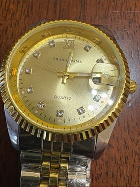 SHANGTEIMK Gold-Tone Quartz Watch with Crystal Markers